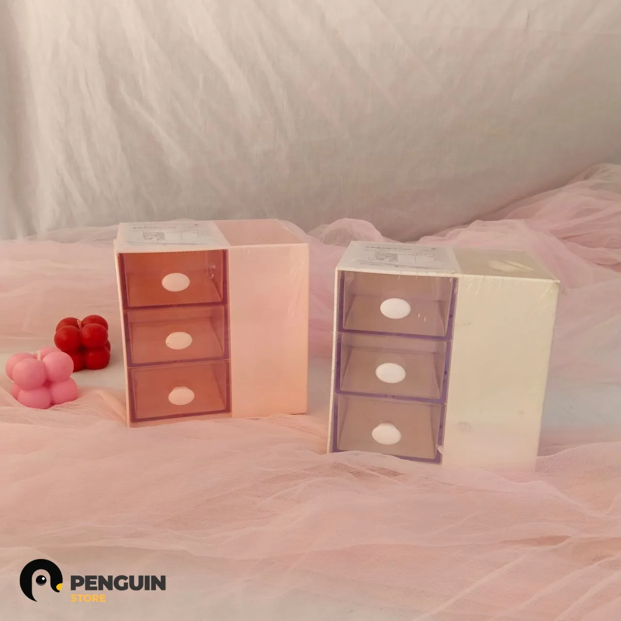 منظم مكتب ميني (3 أدراج + قسم جانبي) - استند تنظيم الأدوات والـ Accessories بلون وردي وأبيض من Penguin Store 🌸⚪️ منظم مكتب مودرن ✨
