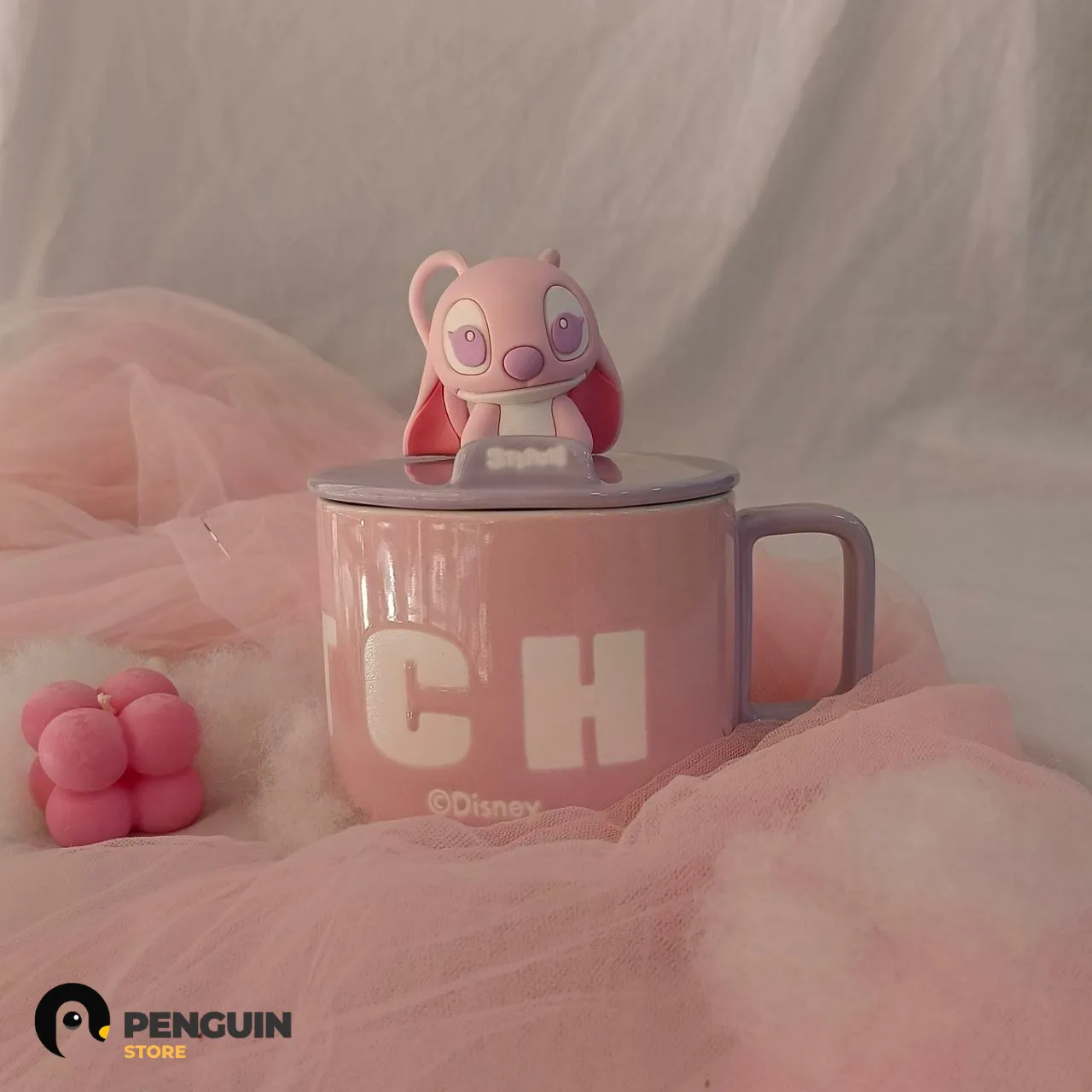 مج "أنجل" (Angel) العبقري 2 في 1 - مج سيراميك وردي بـ غطاء هولدر للموبايل ومجسم ثري دي لزوم الدلع والروقان 🌸📱☕