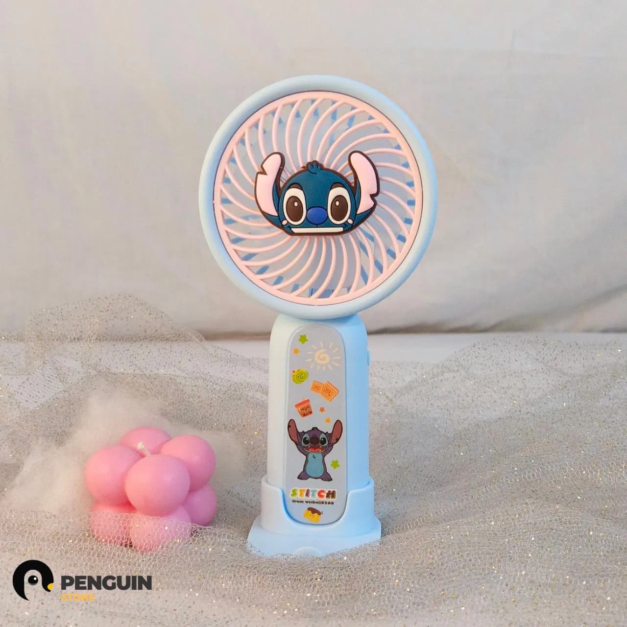 مروحة "ستيتش" (Stitch) اللبني 2 في 1 - مروحة يد ومكتب بـ قاعدة وشحن USB وتصميم ديزني الكيوت 👾💙🌀