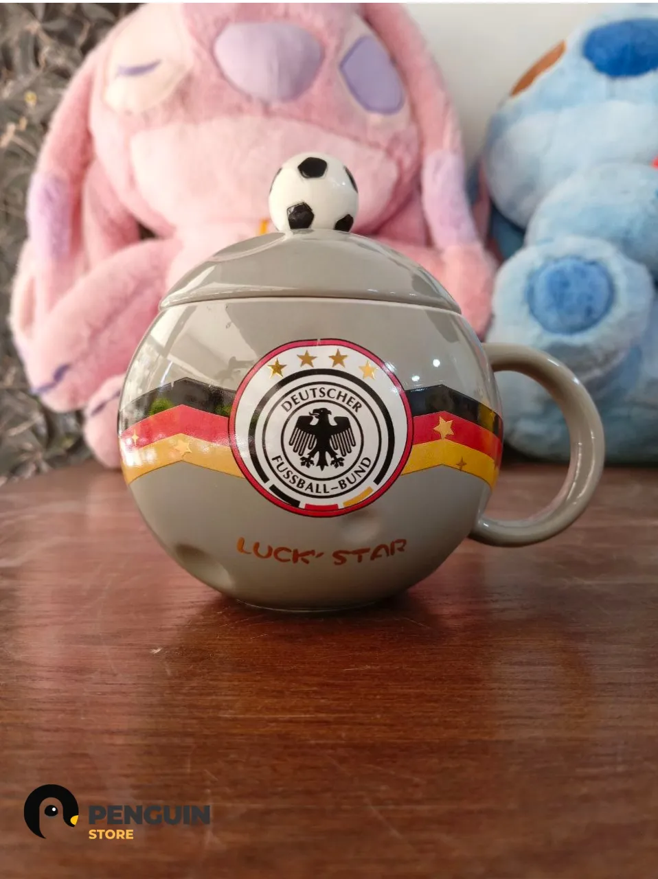 مج سيراميك "منتخب ألمانيا" الكروي الرمادي بغطاء كرة قدم 🇩🇪⚽️⚙️