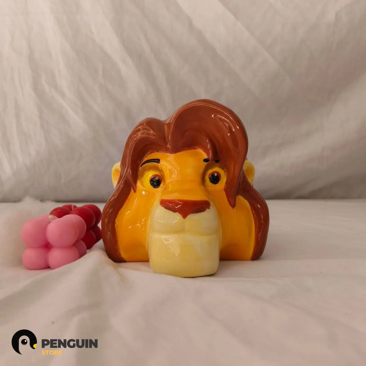 مج "سيمبا" (Simba) ثري دي - مج سيراميك مجسم بتفاصيل دقيقة لزوم الهيبة والروقان من كولكشن Penguin Store 🦁👑☕
