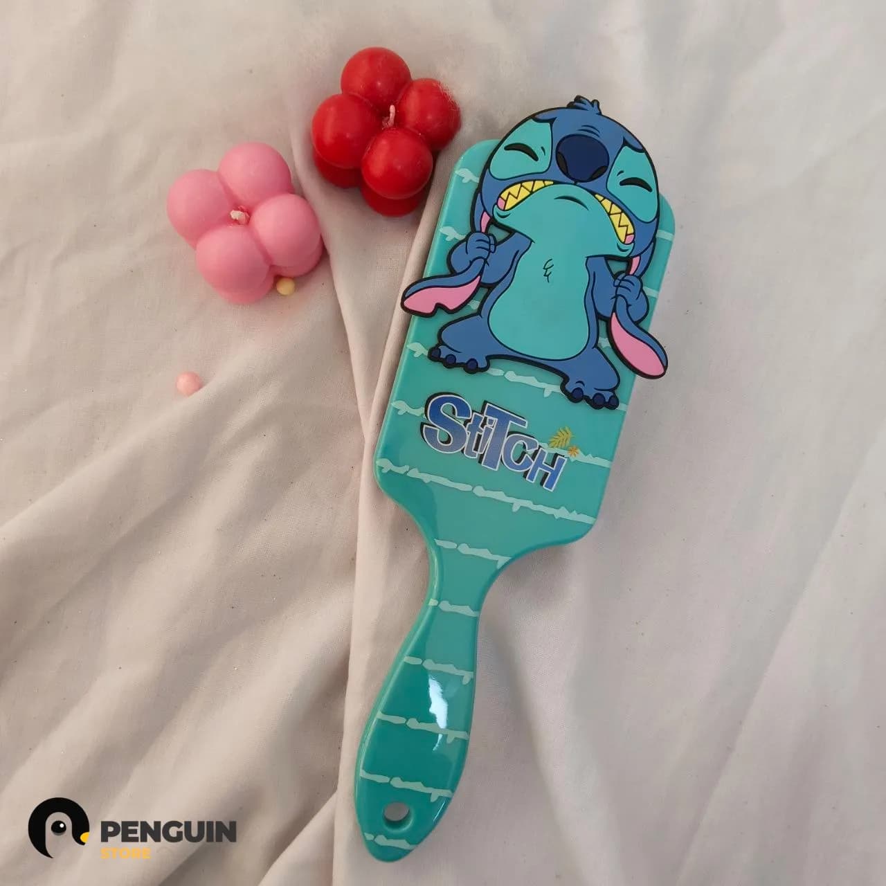 فرشاة شعر "ستيتش" (Stitch) ثري دي - فرشة لفك التشابك باللون التركواز وتصميم "شقاوة الصبح" من Penguin Store 💙✨🌊